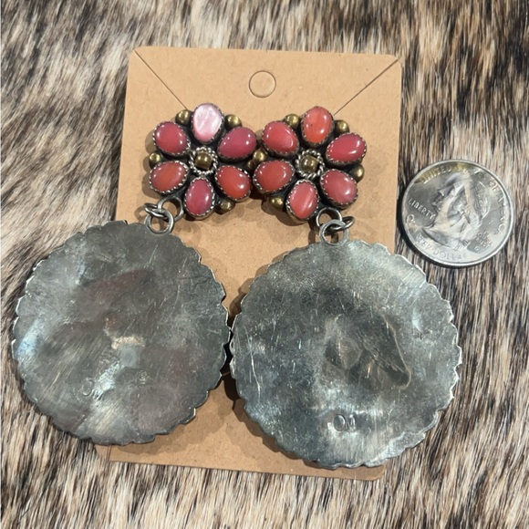 Pink cluster Native American earrings - Picture 2 of 6